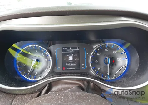 2017 Chrysler Pacifica Touring-L z USA, uszkodzony, nr VIN 2C4RC1BG8HR525825